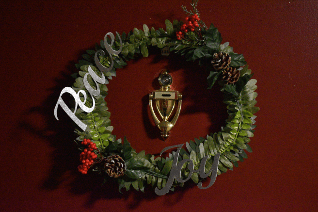 Holiday Wreath.png